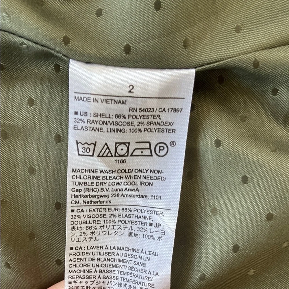 Green Tailored Blazer with Notched Lapels - Picture 6 of 6